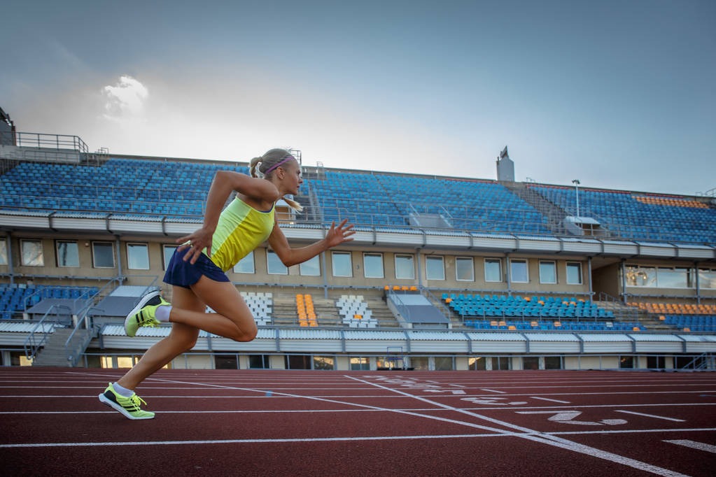 赛马冠军比NBA冠军还激动？约基奇爱马夺冠，欣喜若狂瞬间全记录！